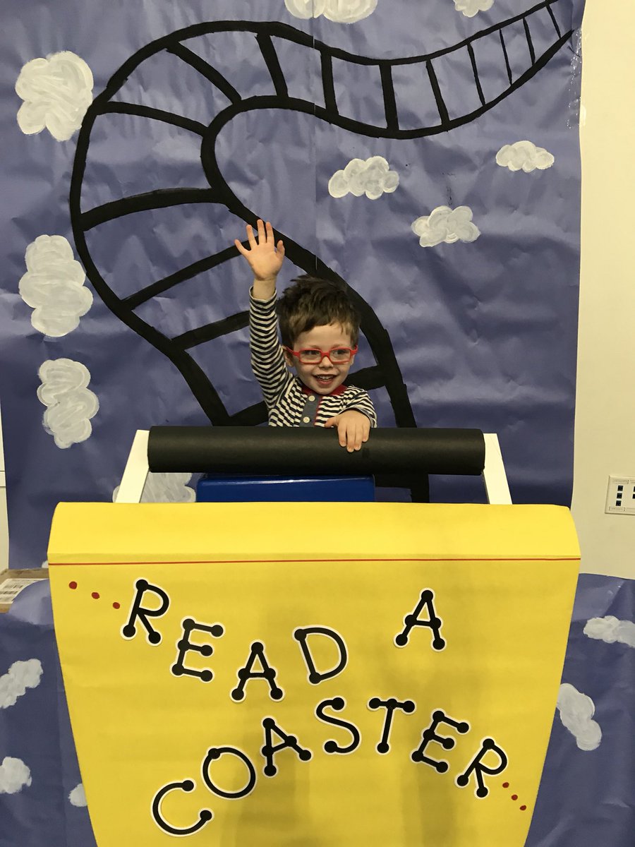 gotagoodbook's tweet photo. Great start to @hearstes #LiteracyNight #hewillbeherenextyear #ReaderMan https://t.co/jnGw65QuiP