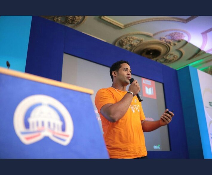 mateoreyes1326's tweet photo. Representante del CTC licey en #INNOVAPP2017 @CTCRD https://t.co/IO3kFcgGhD