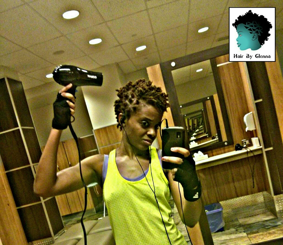 wordswmichelle's tweet photo. #TBT - 2 years ago, I chatted with the super popular hairstylist @HairByGlenna about natural hair & the moment she decided to pursue hair styling. You can read the interview here: https://t.co/5pOre3hLoX #torontoblogger #torontowriter #naturalhair #wordswithmichelle https://t.co/wKtDtI3jNB