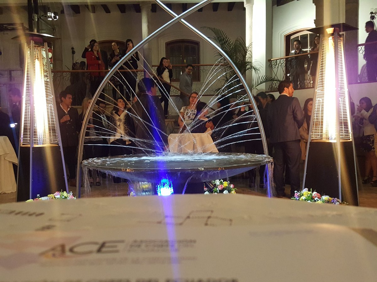 TurismoEc's tweet photo. El centro de la capital de los ecuatorianos adquiere más belleza con la apertura del Hotel Mama Cuchara, en la que participa el ministro @PonceDeLeonEC https://t.co/WNJxehmitg