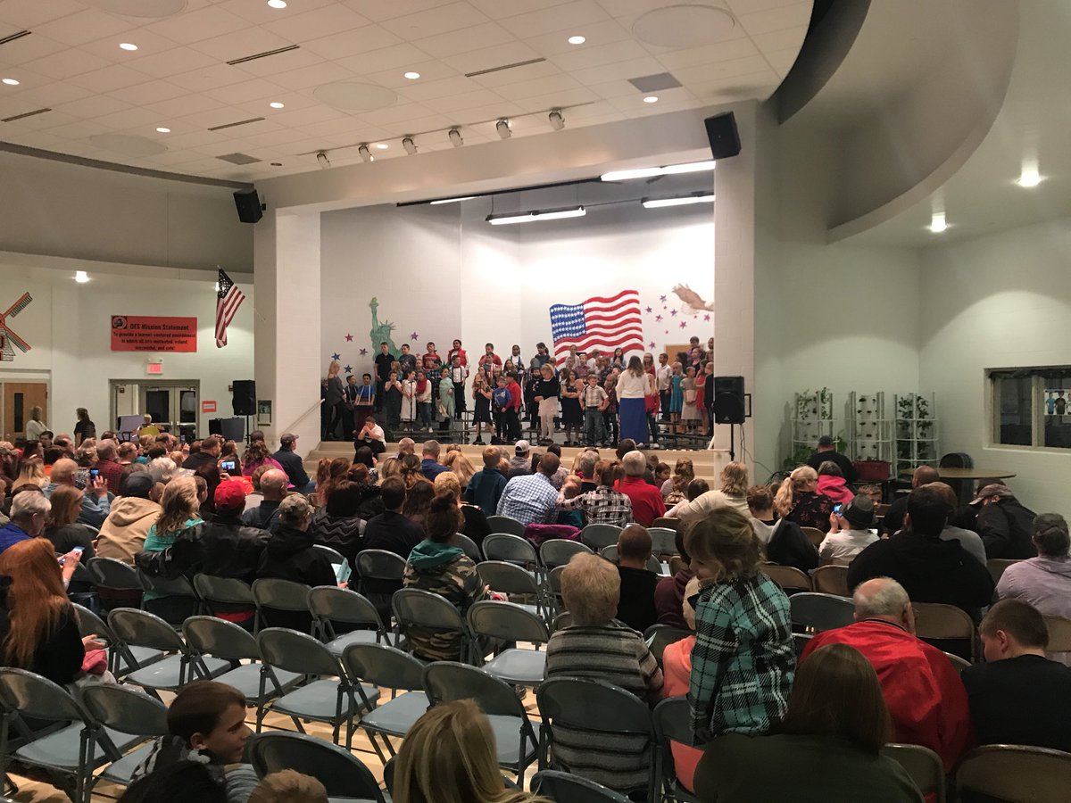 the_oes's tweet photo. 4th grade OES concert. Awesome! #gcr2 https://t.co/NajtcTzToE