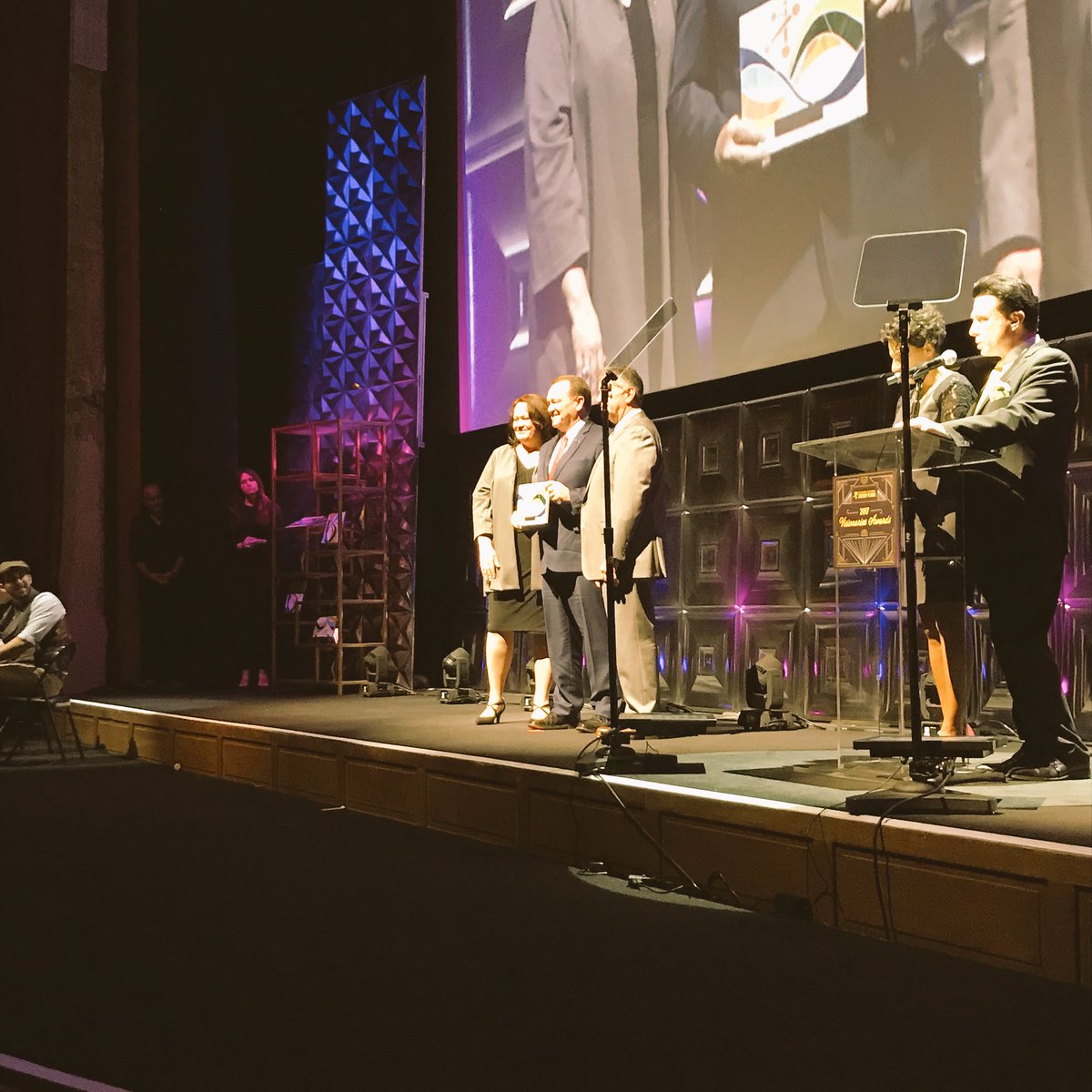 LAAreaChamber's tweet photo. Congratulations to @senricardolara, @LACoSheriff, @lady_of_troy &amp; @mridleythomas — 4 of our outstanding 2017 #SCLNVisionariesAwards Honorees who are driving change daily! https://t.co/hqDDvaNS2J