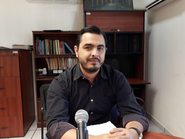 UASinaloa's tweet photo. Recomienda economista de la FACES UAS hacer buen uso del aguinaldo. https://t.co/Bwk2NLGNbY https://t.co/xX3Z2WlCCs
