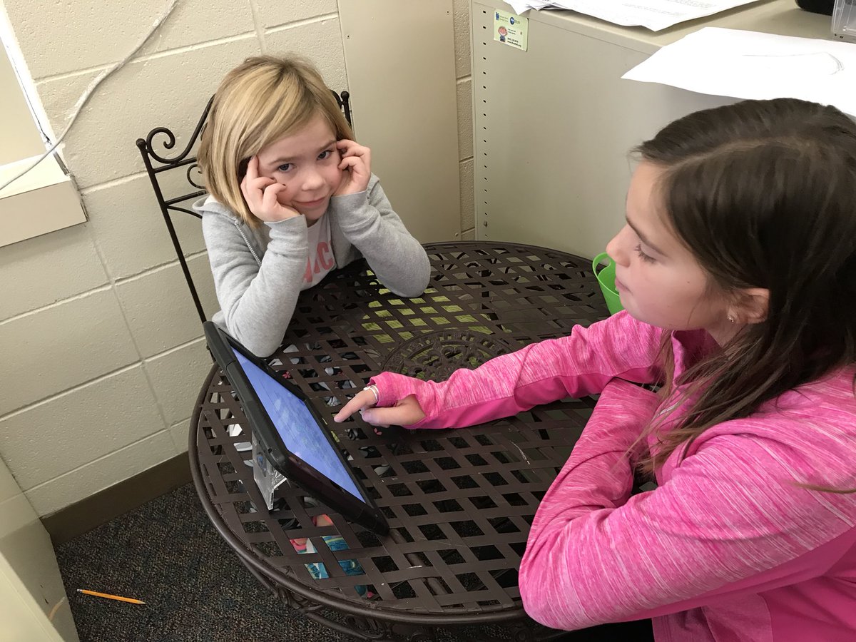 HSSDkateschm's tweet photo. Listening to our 4th grade buddies writing pieces!  #writerslife #kidauthors @ZavTop4 @ForestGlenElem https://t.co/qZ9x5vHU6W