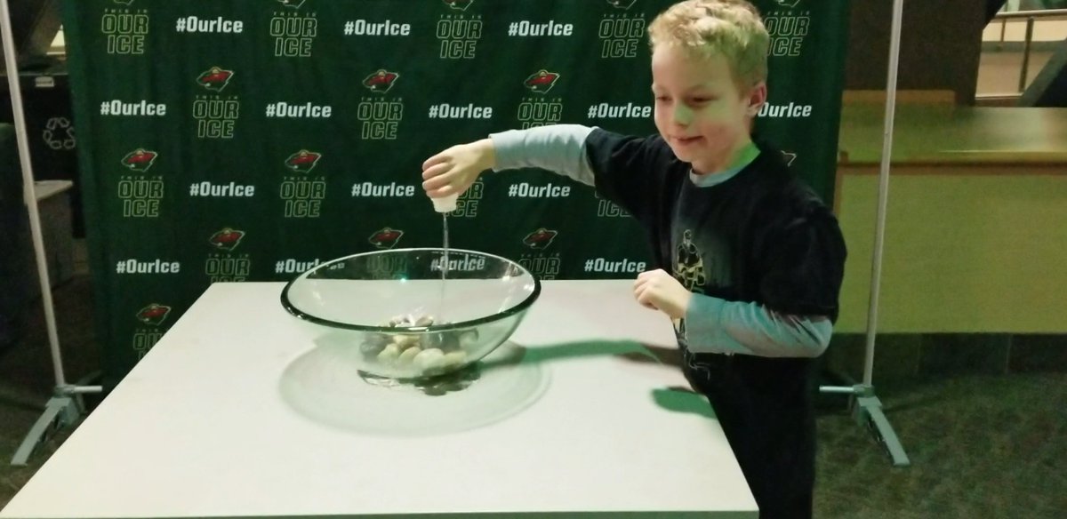 davefinchmn's tweet photo. From backyard Blaine pond hockey to the big ice! #OurIce  #mnwild #hopekidsmn https://t.co/iedyUUhM7e