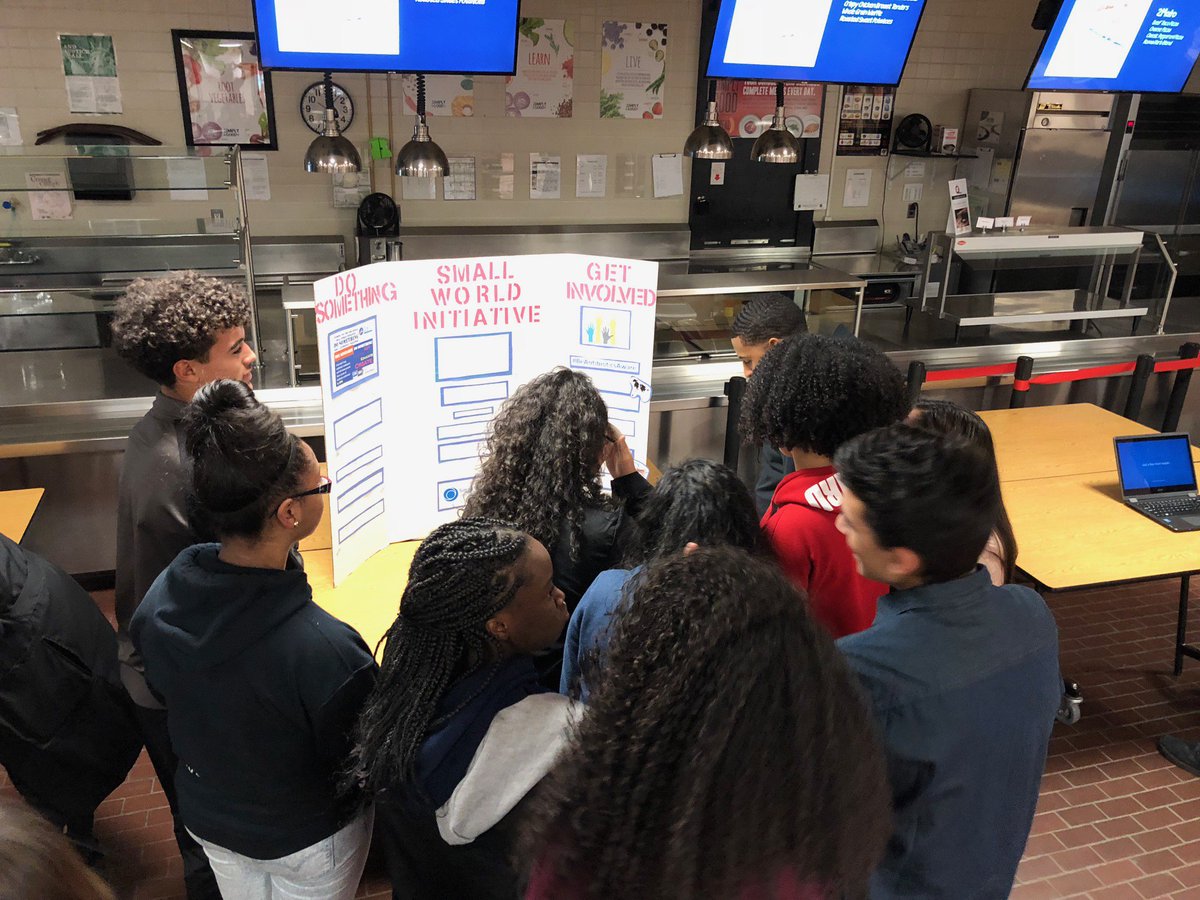 BoxerSWI's tweet photo. Did Something! Hosted a great community #BeAntibioticsAware out-reach event tonight! Lots of great interaction and questions! @Team_SWI @ErikaKurt @BrocktonSchools #DoSomething https://t.co/JN76qG7NsS