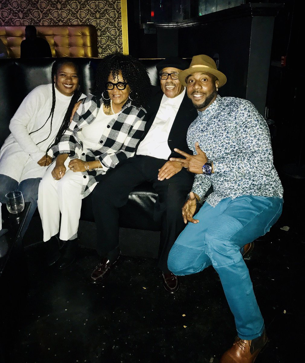 CrackEmUpCLE's tweet photo. Much luv goes out to @JohnBrutonWTF @joeyzsazsa105 @btidy216 @KissMyJas @mikeheadcomedy Thx for the laughs lastnight @MedusaCLE #clevelandcomedy #crackemup 11/29 https://t.co/yvTqwOKbB5
