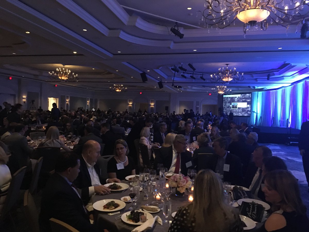 aaronbrickman's tweet photo. #OFIIDinner @InsourceJobsUSA https://t.co/K5AQP1pSyP