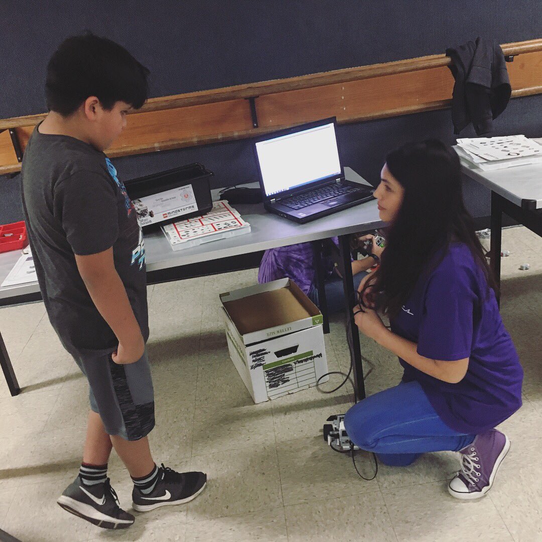 LASARobotics418's tweet photo. We had a great time building robots with the kids at the Dittmar Recreation Center! #omgrobots #spreadingscience https://t.co/5ABZ5av9Dl