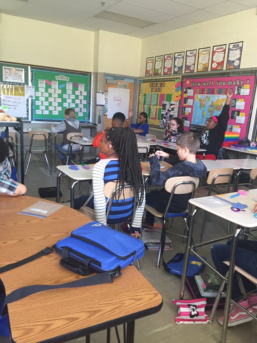 MsLaatsch_BCPS's tweet photo. Ss had so much fun learning about gratitude with Ms. O today!! So much to be thankful for!  @lmussini1 @MRMSlions https://t.co/xJHo8QbFEg