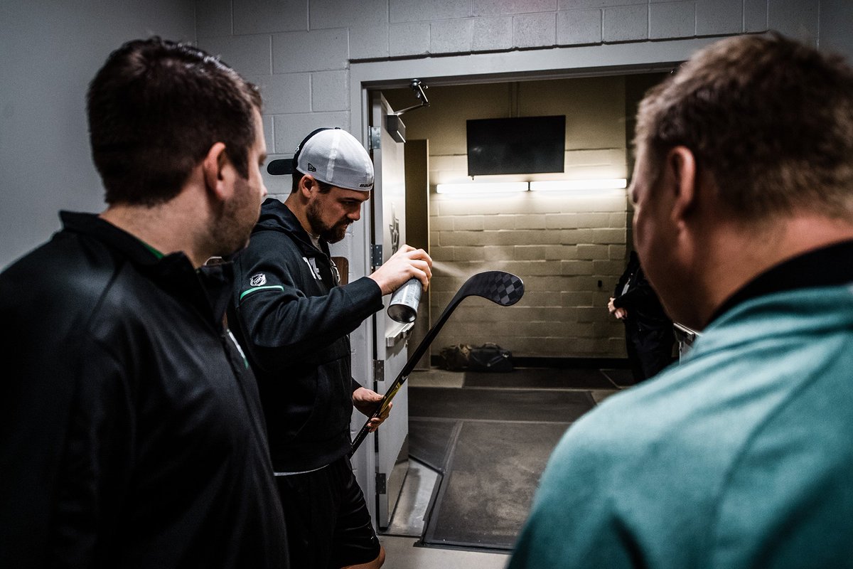 DallasStars's tweet image. Let's take this road trip. Stars vs. Blackhawks is underway!

📺 @FOXSportsSW
📻 @dfwticket / Stars App
📱 FSGO
🐥 #DALvsCHI #GoStars