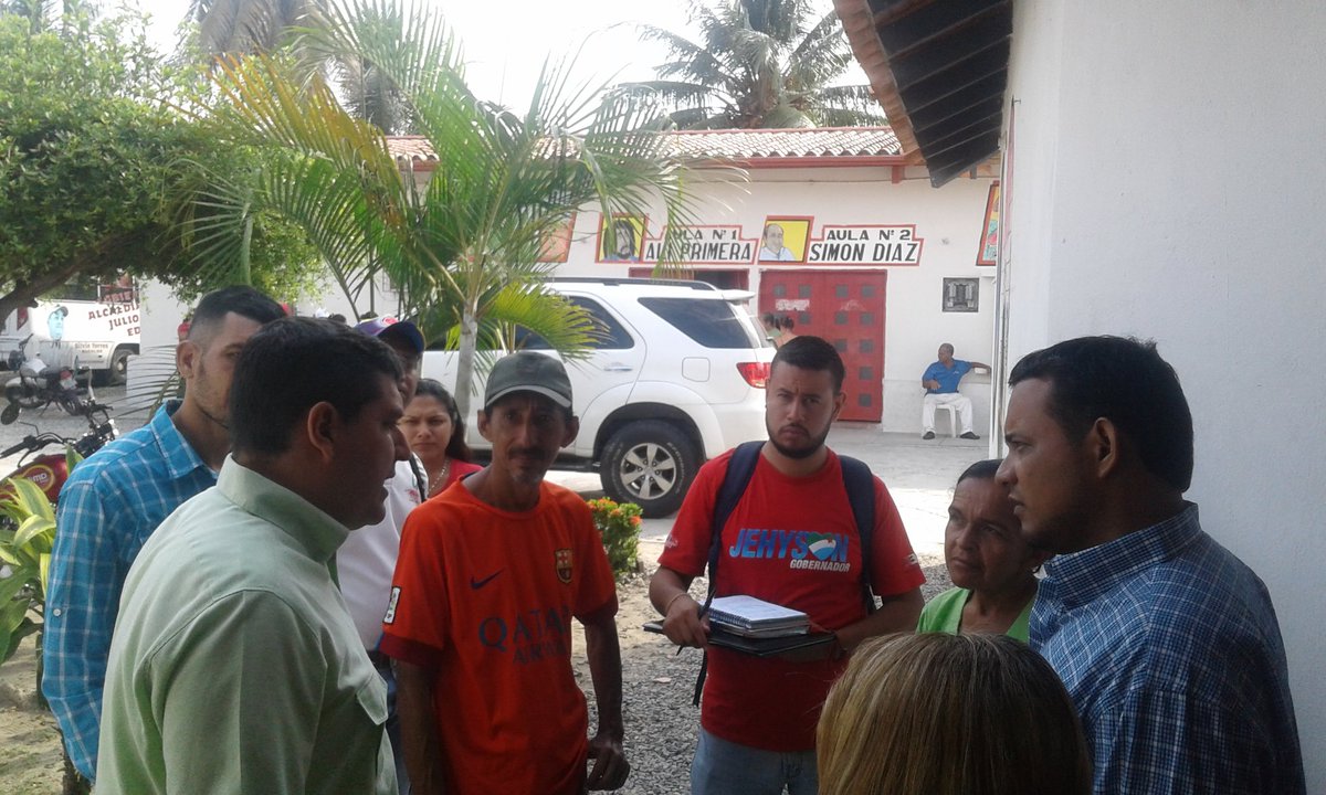 PsuvJcs's tweet photo. #Mas de la visita de nuestro Camarada @JEHYSONGUZMAN en Palmira. https://t.co/DLxkyIs7OU