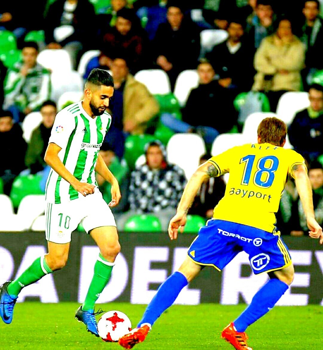 dz24foot's tweet photo. .
رياض #بودبوز يسجل ثاني أهدافه مع ريال بيتيس .
#boudebouz #real_betis #algeria #algerienne🇩🇿 #dzairsport #DZ #Teamfennecs #teamdzair #TeamAlgerie #ElKhadra #dzairfoot #dzairnews #sport #sportnews #fennecs #lesverts #instasport #lovesport #sportlife https://t.co/e4XuD62jHF
