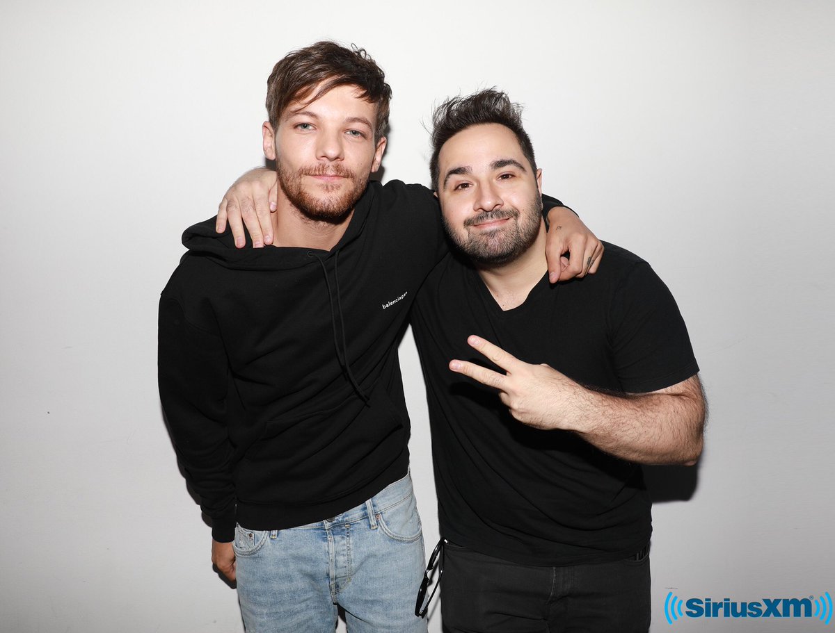 MikeyPiff's tweet photo. 🚨Hear the premiere of @Louis_Tomlinson’s #MissYou at 12am ET and then EVERY HOUR afterwards on @SiriusXMHits1!

🎧 https://t.co/xpSyDvvES8 https://t.co/olMQKjZjj0