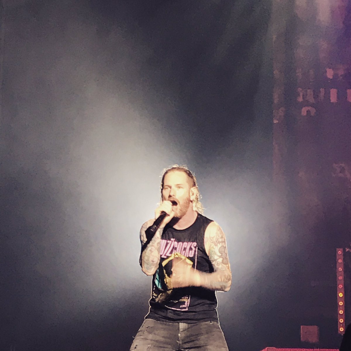 MatthewGatiss's tweet photo. @CoreyTaylorRock some pics from Leeds 🤘😝🤘 https://t.co/4J9AQtZd0a