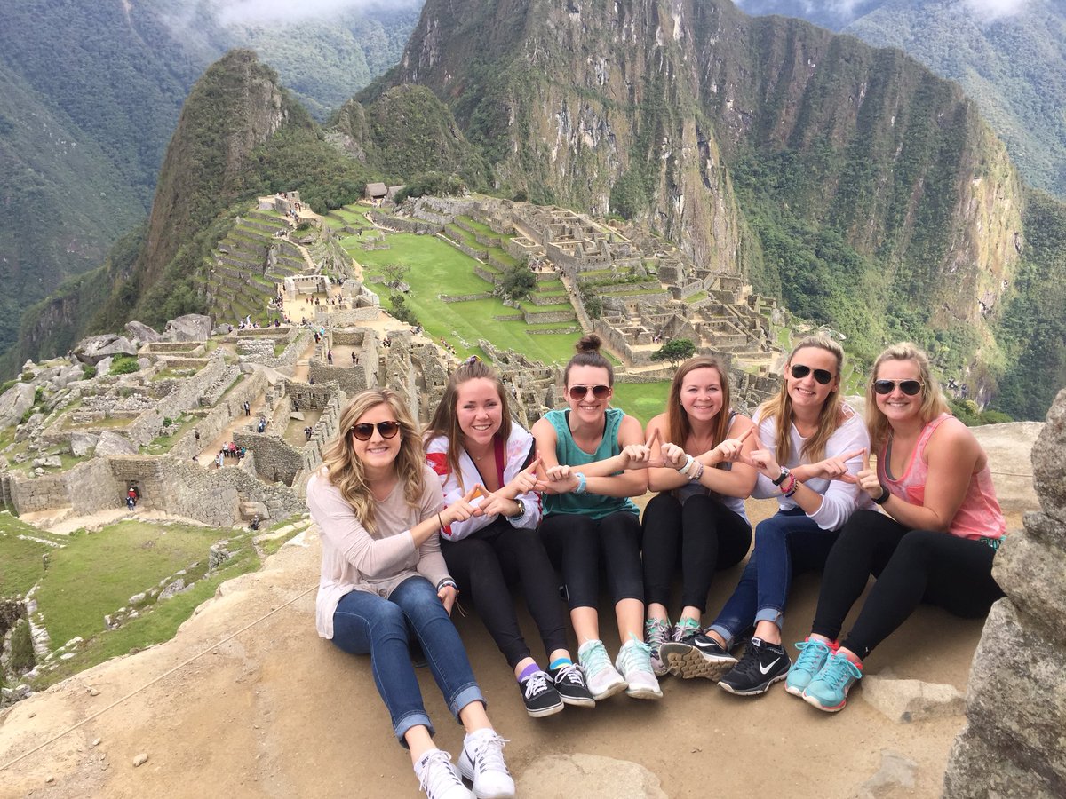 abigailclaire4's tweet photo. #throwbackthursday #buppc to traveling to Peru with my sistas https://t.co/QTqjkruR5a