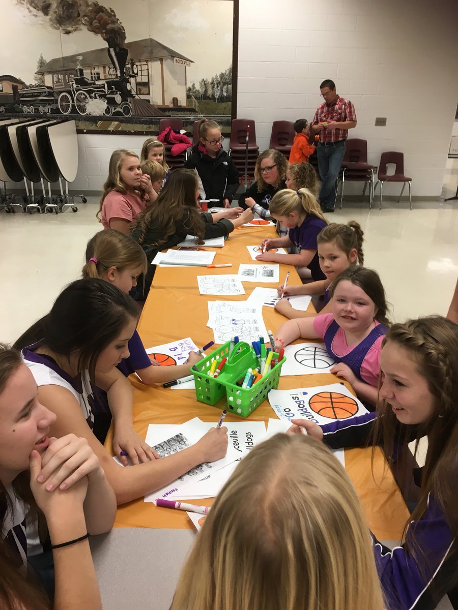 BCSD_NickKaiser's tweet photo. Fun at Youth Basketball Night! https://t.co/VYLgC9Desi