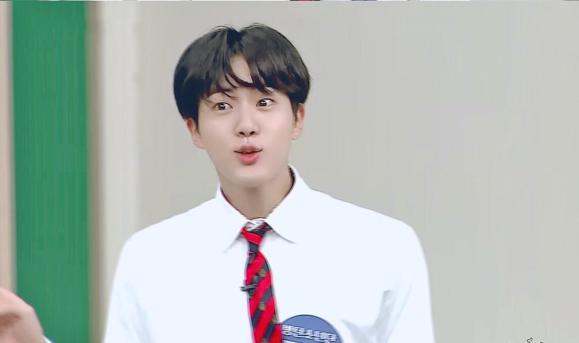 mmntbs_'s tweet photo. Good morning December, please be kind to me 🙏🏼😘 #HAPPYJINDAY #bdcountdown #dec4th https://t.co/xKuDJjBaor