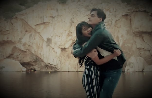 Liza (@godivacreation) on Twitter photo "Aaun na hosh mein main kabhi. Baahon mein hai teri zindagi" #Humsafar #Kaira #yrkkh #LoveInGreece "Aaun na hosh mein main kabhi. Baahon mein hai teri zindagi" #Humsafar #Kaira #yrkkh #LoveInGreece