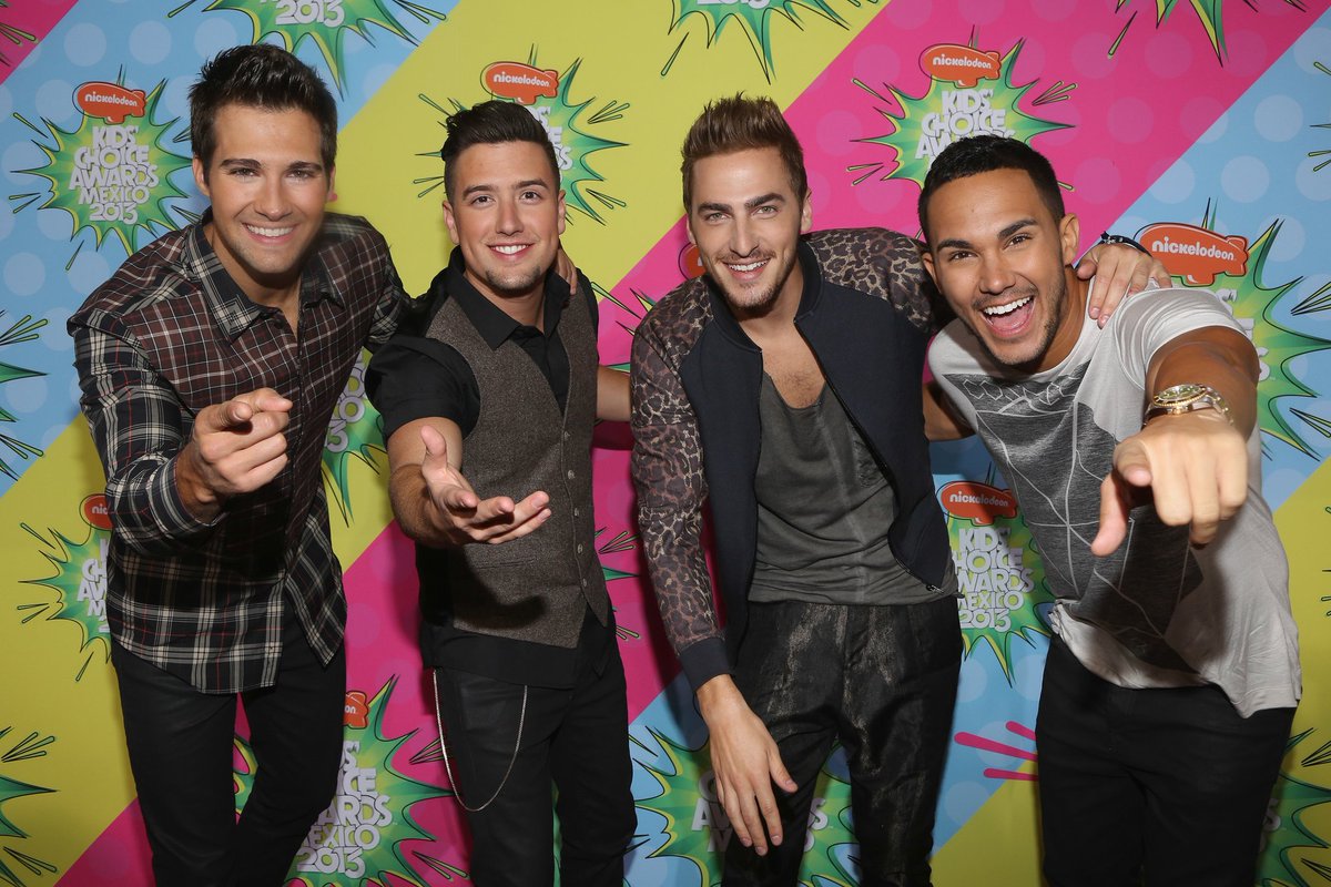 1DMangldTheorst's tweet photo. But the Big Time Rush version because hello they're Big Time Rush #8YearsOfBigTimeRush @HeffronDrive @jamesmaslow @1LoganHenderson @TheCarlosPena https://t.co/c1DzZ28g6F