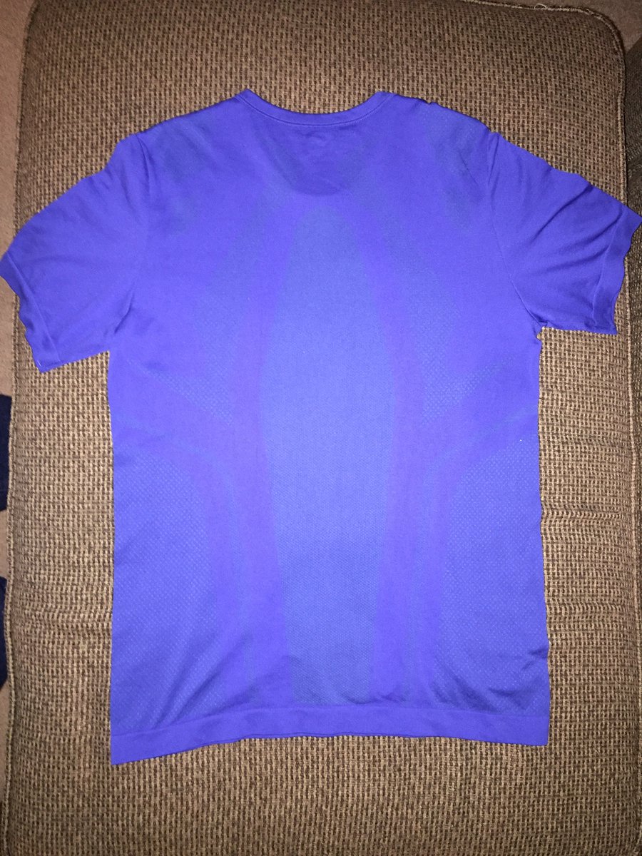 jeremypmurphy's tweet photo. +MD Athletic Compression T-shirt (new review) by @jeremypmurphy: https://t.co/imTkMcZ75M #MD #compression #running #BeBrilliant #RunningSafetyMonth @Brilliant_Safe @OrangeMud @oakley https://t.co/SeLGK7DRZ2