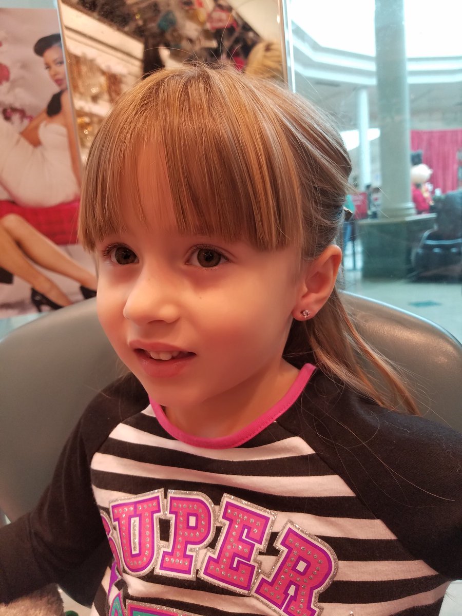 CrazedColletts's tweet image. Miss Arie got her ears pierced today and was so brave!!
#claires #Perfect #babygirl #glam