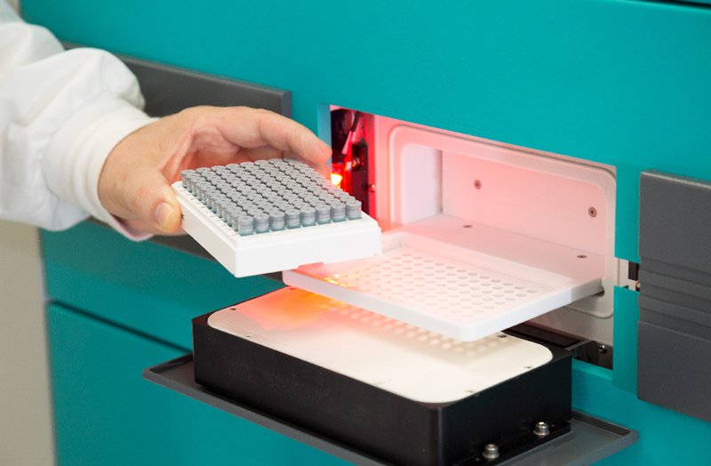 Griffith_Uni's tweet photo. #GriffithUni instals new biostorage system capable of freezing 100,000 biospecimens at chilly -80c. Boost for #researchers.  https://t.co/oZ3cW4lsfJ #Biobank https://t.co/pnac2n5XeO