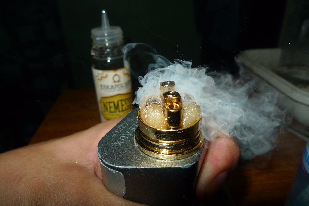 fourbillionthonehundredfirst (@vapeangles) on Twitter photo 