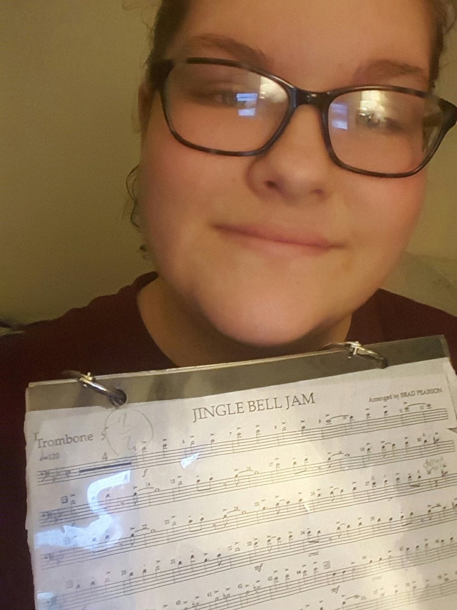 that_gamergirlx's tweet photo. @aahspe last Christmas parade with the AAHS band :( #9000steps #healthyselfie #band #trombone https://t.co/KJaHVH0Jmr