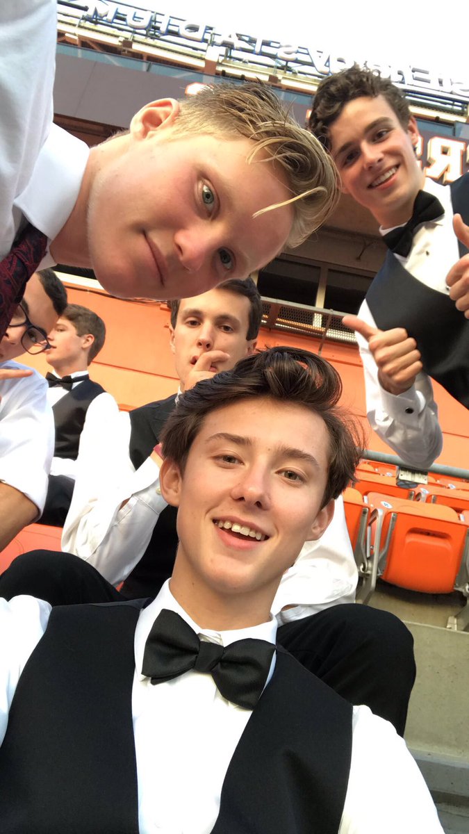 Eric_Topliff's tweet photo. Happy birthday Gav I love u bro! Enjoy the pics of us in our prime @gavingronowski https://t.co/5QvShFCIk8