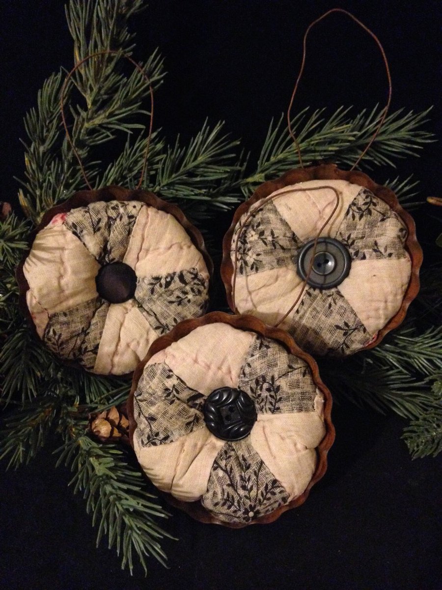 ThePokeyPoodle's tweet photo. Excited to share the latest addition to my #etsy shop: #primitivechristmas #christmasornaments https://t.co/faPUKZZBtO https://t.co/CVbiI0YgVJ
