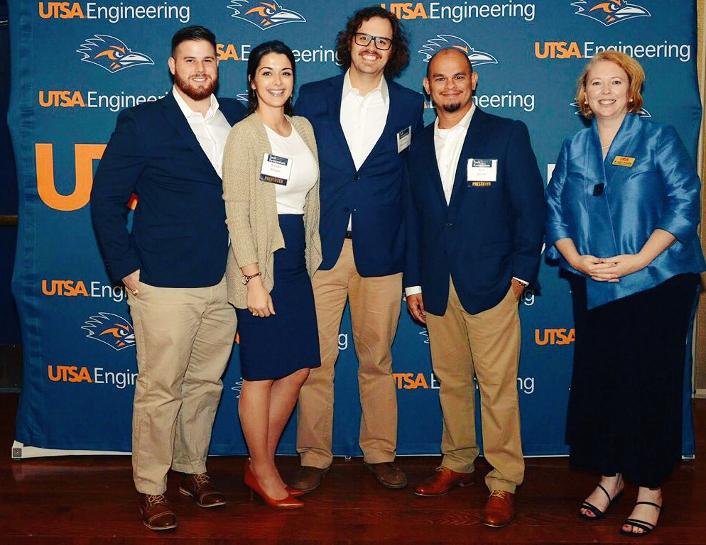 SportySpice____'s tweet photo. Anddddd thatβs a wrap! βοΈππ#MechanicalEngineering #UTSA #Classof2017 #SeniorDesign #NowWeCry #WeNeedNaps https://t.co/5uwSp0DCfq