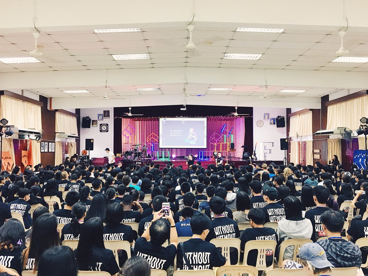 andyyeoh's tweet photo. Such a privilege to be at #FirezCamp2017 with 440+ precious people! An honour to minister to the young people alongside amazing friends Pastors @KEVINLOO, @keith_tay, @andrewlau1022 - as well as @garrickli from Taiwan whom I’m meeting for the 1st time... https://t.co/DtTnQWLTkD https://t.co/ox1sey7XtA