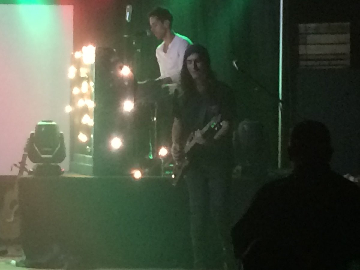 KdillonKurt's tweet photo. Cloverton Christmas show in MHK!#cloverton https://t.co/4whebL3gJ9