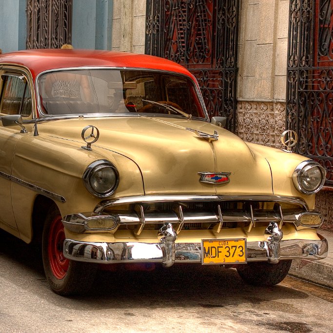 Vip2Cuba's tweet photo. Classic #American 🚗 in #Havana 🇨🇺 in 2008 #comeseelovehavana #classiccars #cubancars #americantraveler 🔥 #vacations #máquinas #vintagecar #coches #holiday #travel #photography https://t.co/uu9UrNNJ4J
