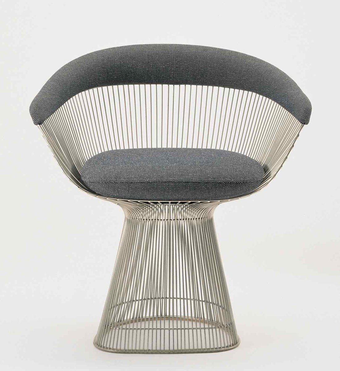 htsi's tweet photo. Now you can snap up the furniture from your favourite blockbusters – thanks to this new website https://t.co/6olMSSgn7o | @film_furniture https://t.co/U8zzwWHYIP