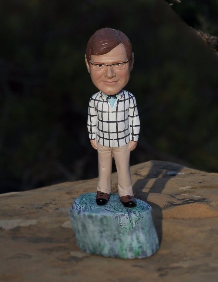 rschott's tweet photo. Late Cretaceous Cliff House Sandstone at Spruce Tree House, Mesa Verde National Park: https://t.co/Oz1FoECMBx Complete with @leafdoctor bobblehead. #MakingNorthAmerica https://t.co/Pb1ZLpluv9