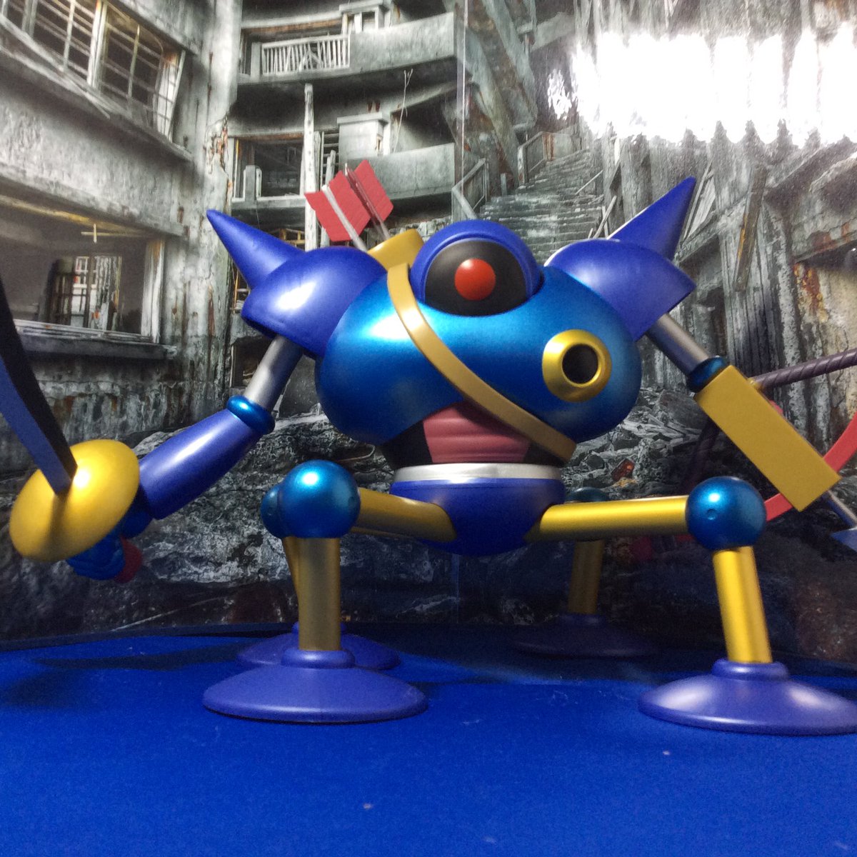 Namco三宮店 Ar Twitter ２回攻撃 痛恨の一撃 ドラゴンクエストシリーズより キラーマシンのビッグフィギュアが投入しております 横幅30cmの大迫力フィギュア 攻守最強のキラーマシンをゲットしてぜひ 甦える初見全滅の記憶を楽しんでください