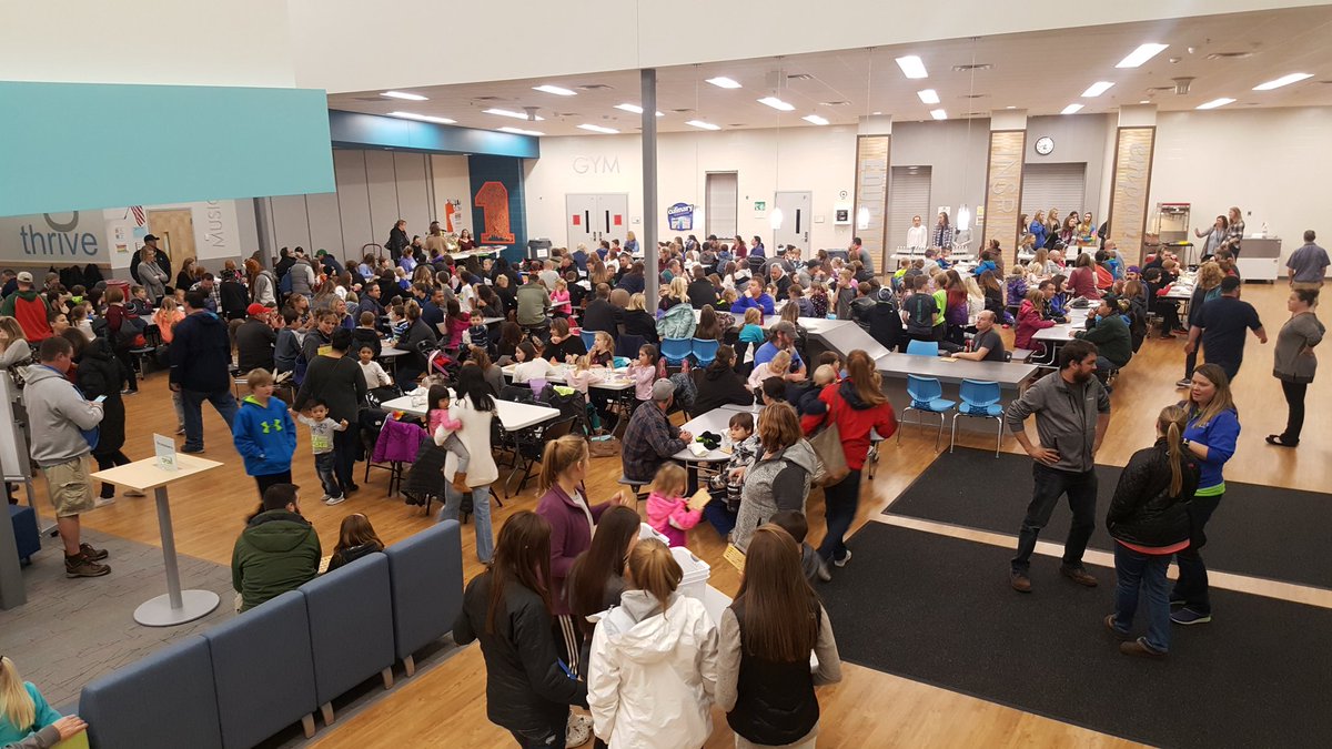 We packed the cafeteria for our Book Fair Bingo event tonight! <a href="/ISD728/">ISD 728</a>