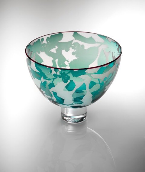gilliesjones's tweet photo. Holly our #limited #edition design for #Christmas 2017 #handblown #glass #livingcraft https://t.co/6HNbJroswi https://t.co/JGUSyj7XcD