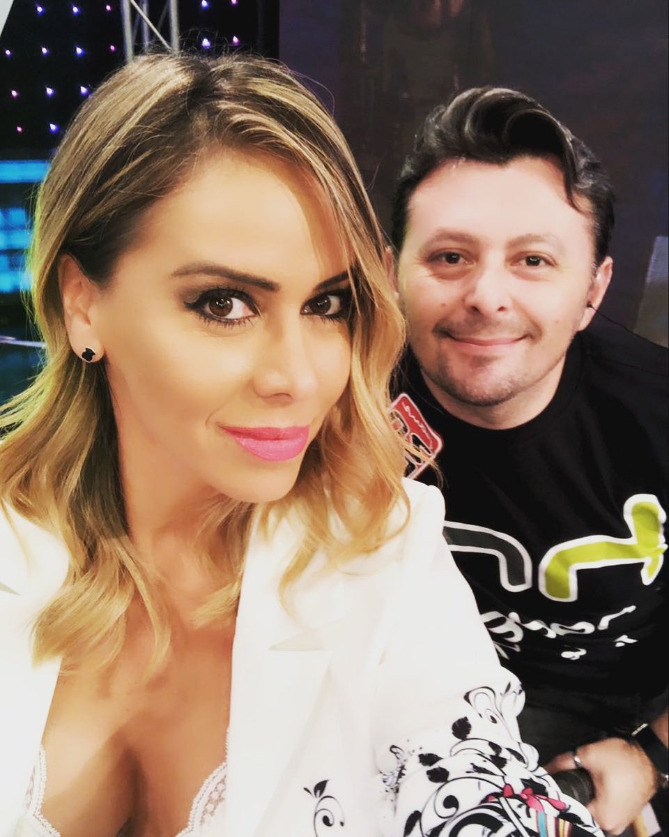 HectorRamosHR's tweet photo. #MOParaguay @moparaguay #MOGranFinal @rpcpy canal 13 con una capa @lilianayninon te admiro!!! https://t.co/Vail2Z8FRE