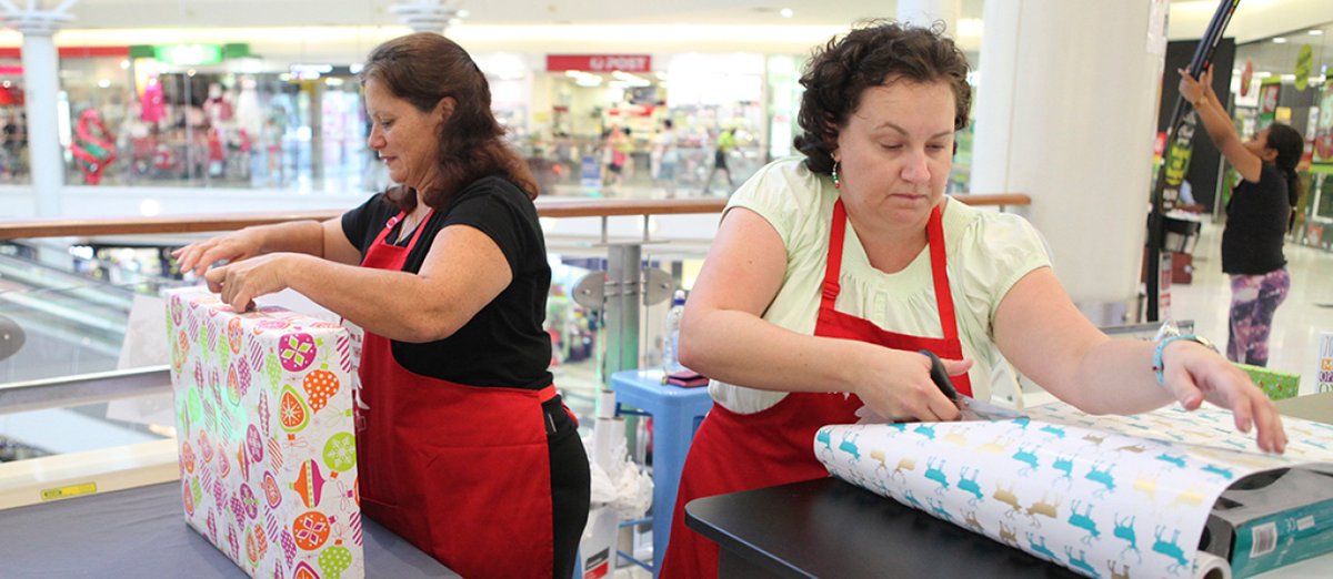 Gift wrapping masterclass next Thurs 5:30pm for anyone wanting to help at Redbank Plaza // Register (07) 3466 5005