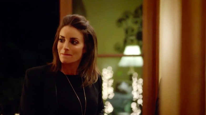 Things are heating up on tonight’s season finale of #RealEstateWars. This is me trying to avoid the drama at all costs. Let’s hope it works. <a href="/Bravotv/">Bravo</a>