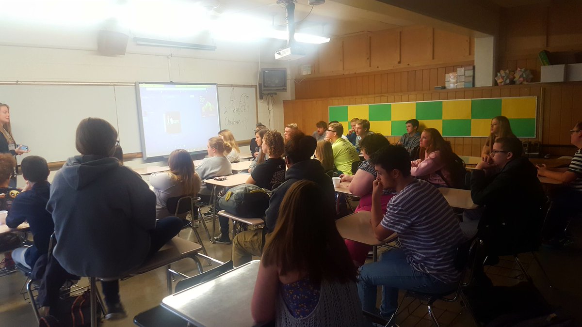 fca_hillcrest's tweet photo. A full house in FCA this morning! So motivating to see everyone being active in their faith! Kloie Cook preaching about self-respect and bringing a very important questions to the table: "Who are YOU?"
(T-SHIRTS ARE IN! $10.00 GET YOURS!)
#FCAPride https://t.co/LyqZDvzqZc
