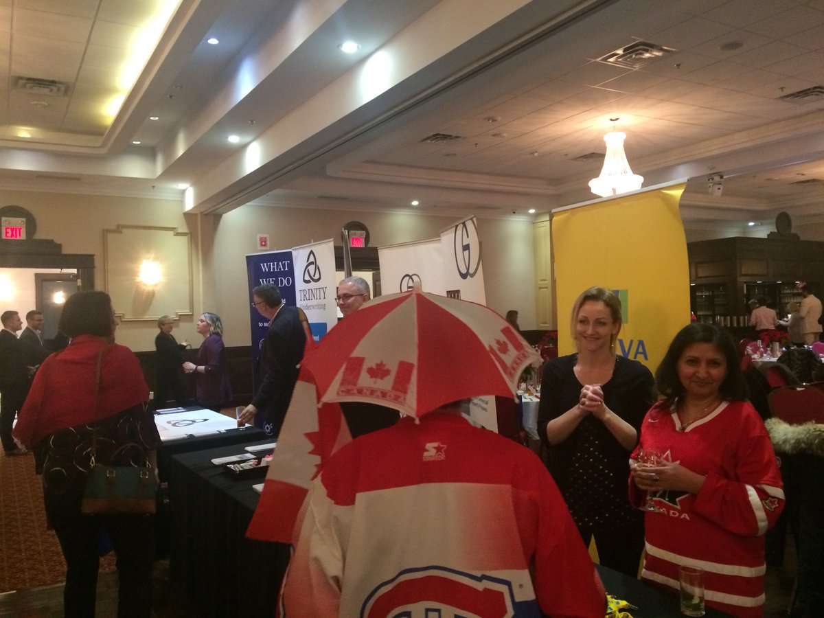 therealnomski's tweet photo. Mingling with our brokers is always so much fun
#avivacanada
#Guelphbrokers
#canadastrong 🇨🇦🇨🇦🇨🇦🇨🇦 https://t.co/MoLPR75QDj