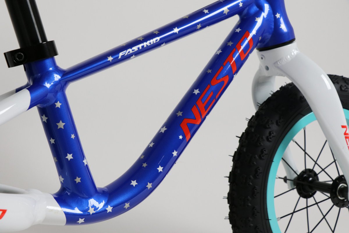 NESTObikes's tweet image. FASTKID-Kに使われる大人用スポーツサイクルと同じ技術その１　軽量な6061アルミフレームには強度と見た目の美しさをアップさせるスムース溶接。 #NESTObikes #FASTKID