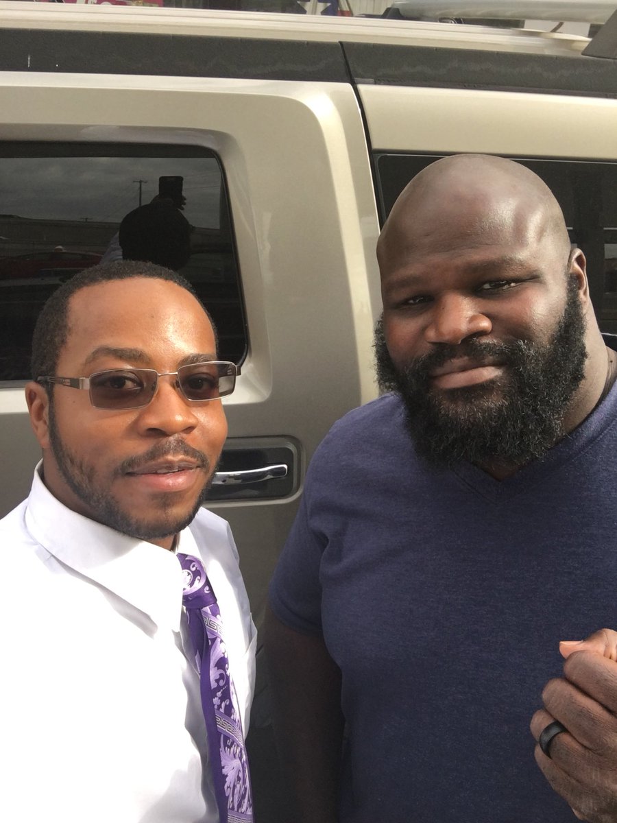 GalacticHuman89's tweet photo. With @WWEMARKHENRY World 🌎 Strongest 💪🏾Man! #RealWorldMindSet #WeTheTruth #GodIsReal https://t.co/ZRzxCcMrTZ