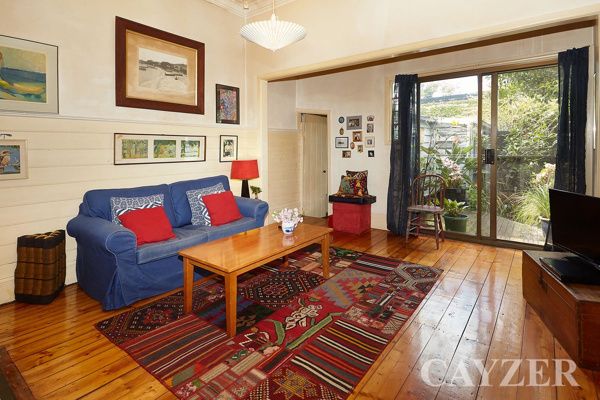 CayzerRE's tweet photo. 84 Station Street, Port Melbourne
PERFECT RENOVATOR ON PREMIER STREET
AUCTION: Saturday 9th December at 12pm
AGENT: Jordan Gravestein 0448 250 193 https://t.co/kFIUbh09sq