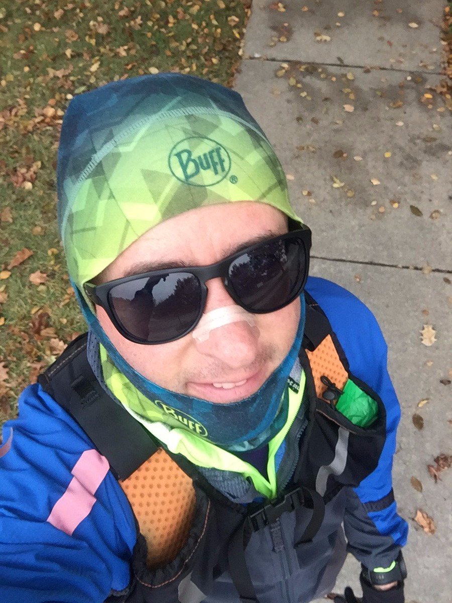 jeremypmurphy's tweet photo. Falling Gently into Winter (new blogpost) by @jeremypmurphy: https://t.co/VYbbRvLXVZ #runsafe #RunningSafetyMonth #BeBrilliant #buffusa @Brilliant_Safe @BUFF_USA @oakley @OrangeMud @NathanSportsInc @patagonia https://t.co/9gW2IoqaZB