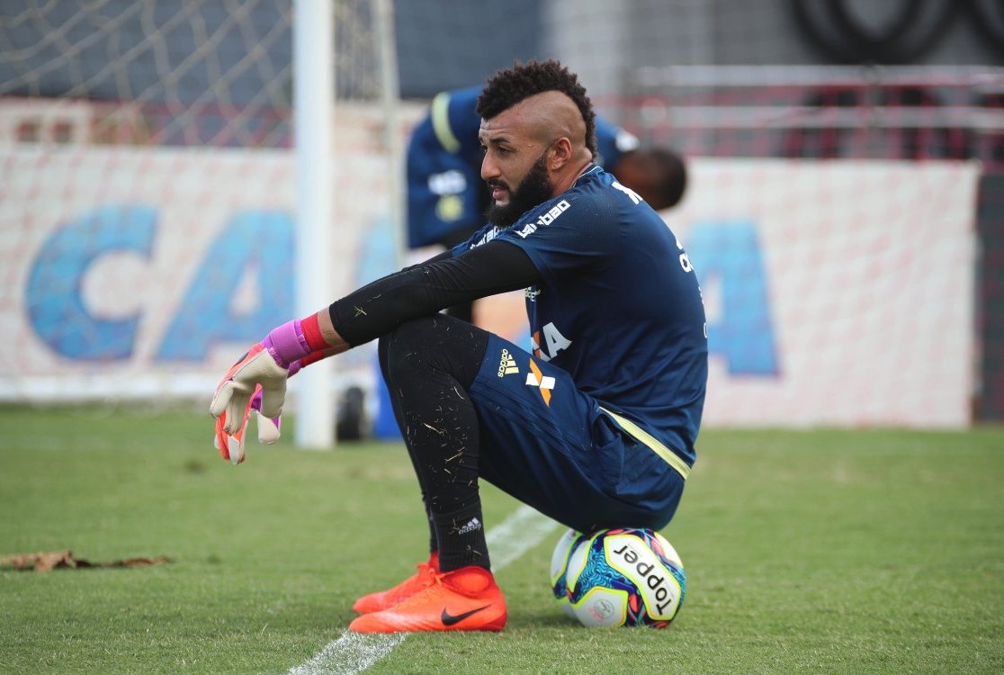 Muralha: "É muito ruim. As coisas não estão dando certo. Eu trabalho muito, sou um dos primeiros a chegar no clube. Treino, treino e treino. Acordo todos os dias e luto contra essa situação. Peço desculpas a torcida do Flamengo por tudo que está acontecendo". 

#NossoFutebol